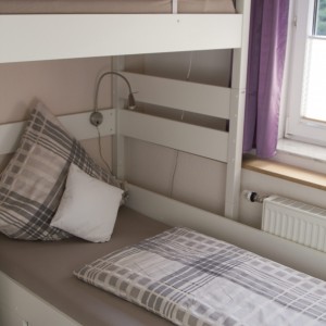 Schlafzimmer mit Etagenbett (2 Betten)